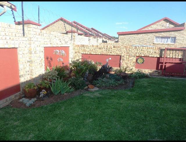 3 BEDROOM TOWNHOUSE FOR SALE IN RIVERSDALE